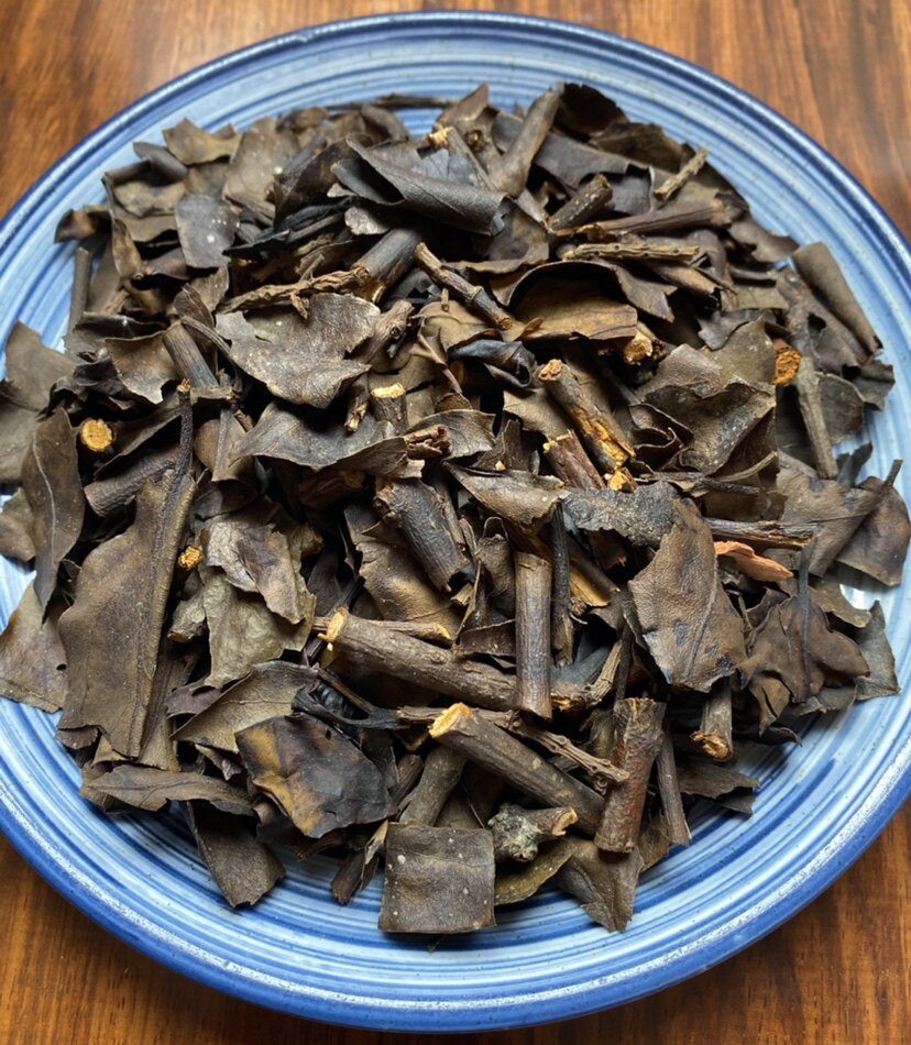 胃痛茶 广西长寿之乡 野生黄皮寄生有的朋友放猪肚一起煲汤喝