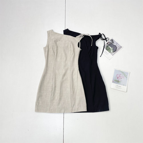 X1澳洲原单~2026夏新款女式不对称绑带收腰背心中长款纯色连衣裙