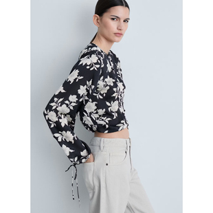 E6西班牙单！飘逸碎花2026夏新款女圆领藏青白花抽绳短款雪纺衬衫