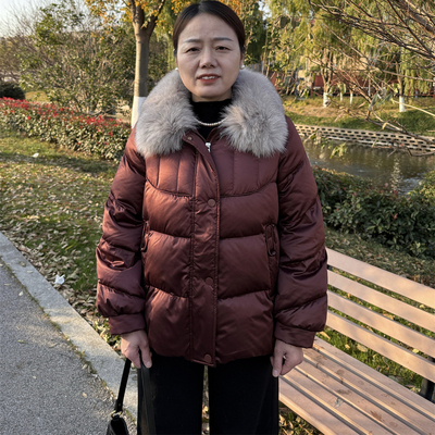 中年妈妈冬装羽绒服禾美人