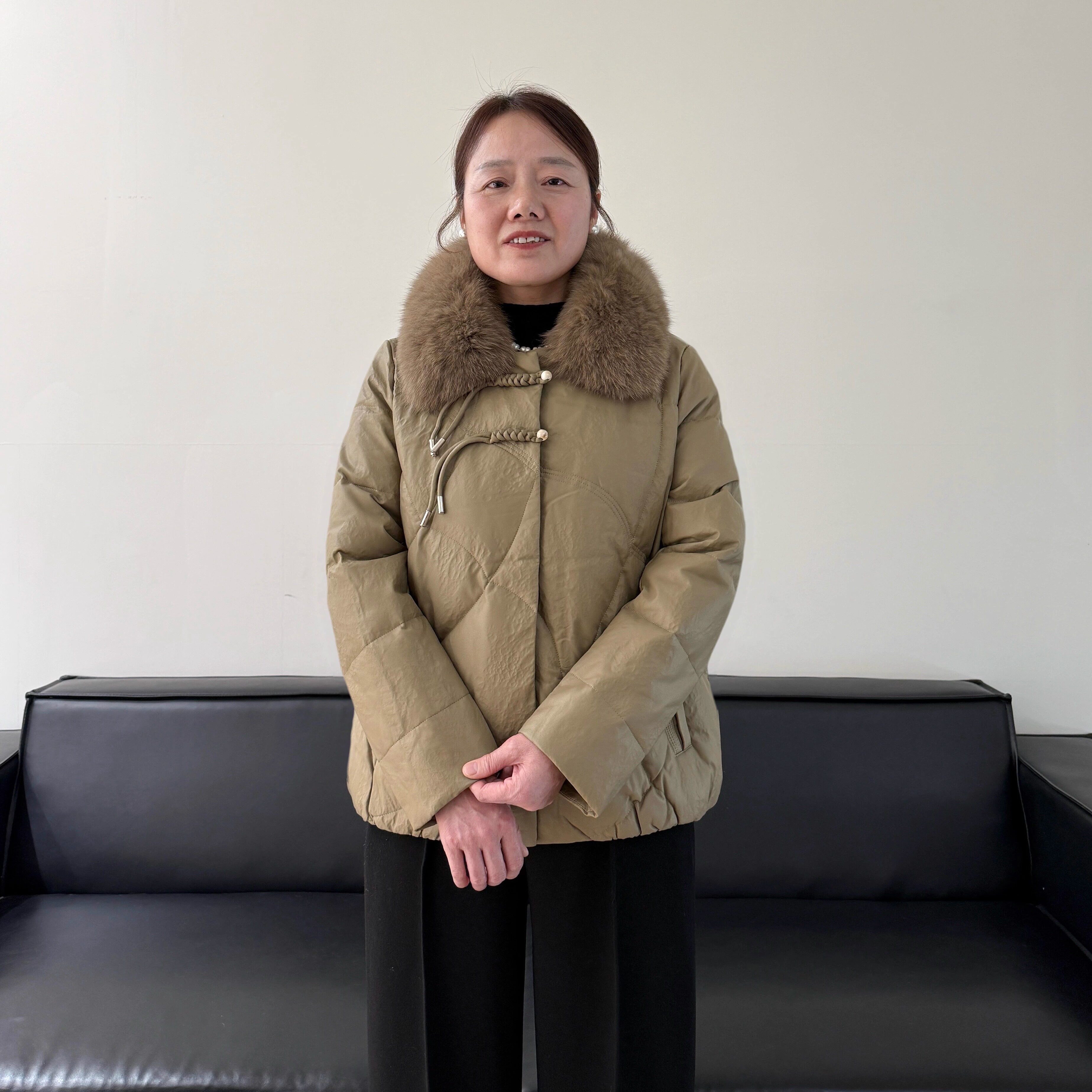 中年妈妈冬装保暖白鸭绒羽绒服2025新款皮衣外套真毛领洋气上衣服,女装/女士精品,中老年女装,淘宝优惠券,粉丝福利购,淘宝优惠卷