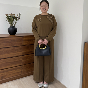 中年妈妈春装洋气套装2026新款中老年女装春秋季贵夫人品牌上衣服