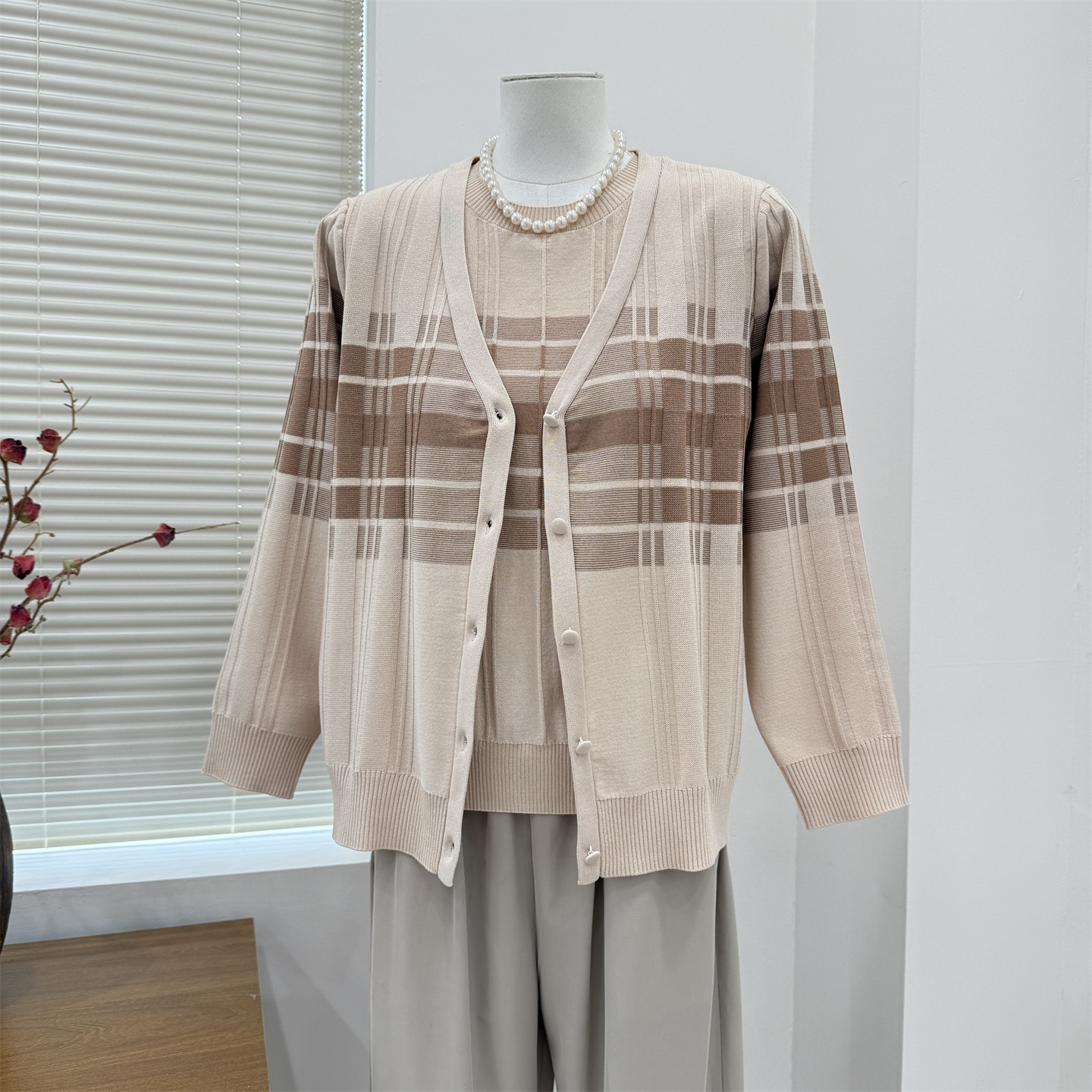 妈妈春装针织衫两件套2026新款中老年人女时尚夏季短袖T恤外套装