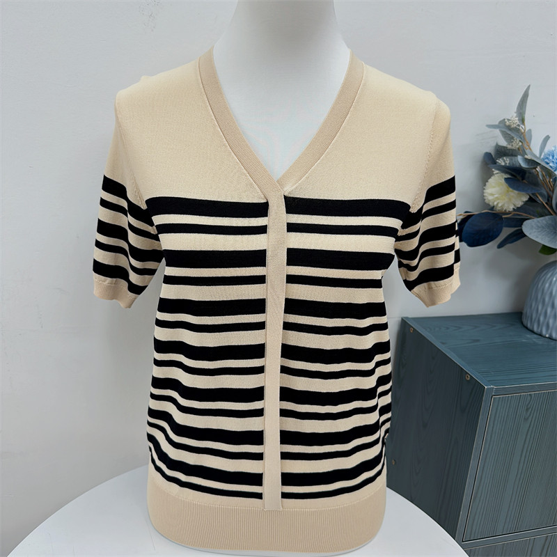 年轻妈妈夏装冰丝针织短袖T恤大码条纹上衣中年女装洋气夏季小衫