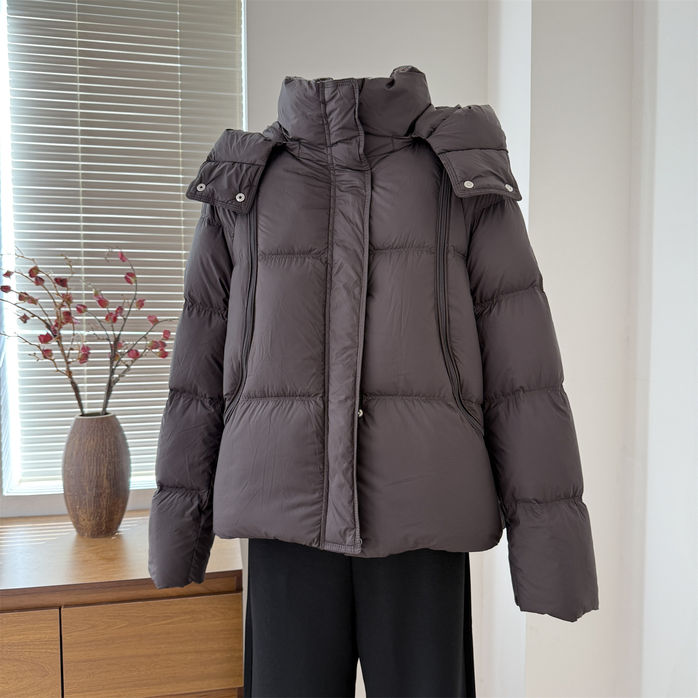 妈妈冬装白鸭绒太太冬季2025新款