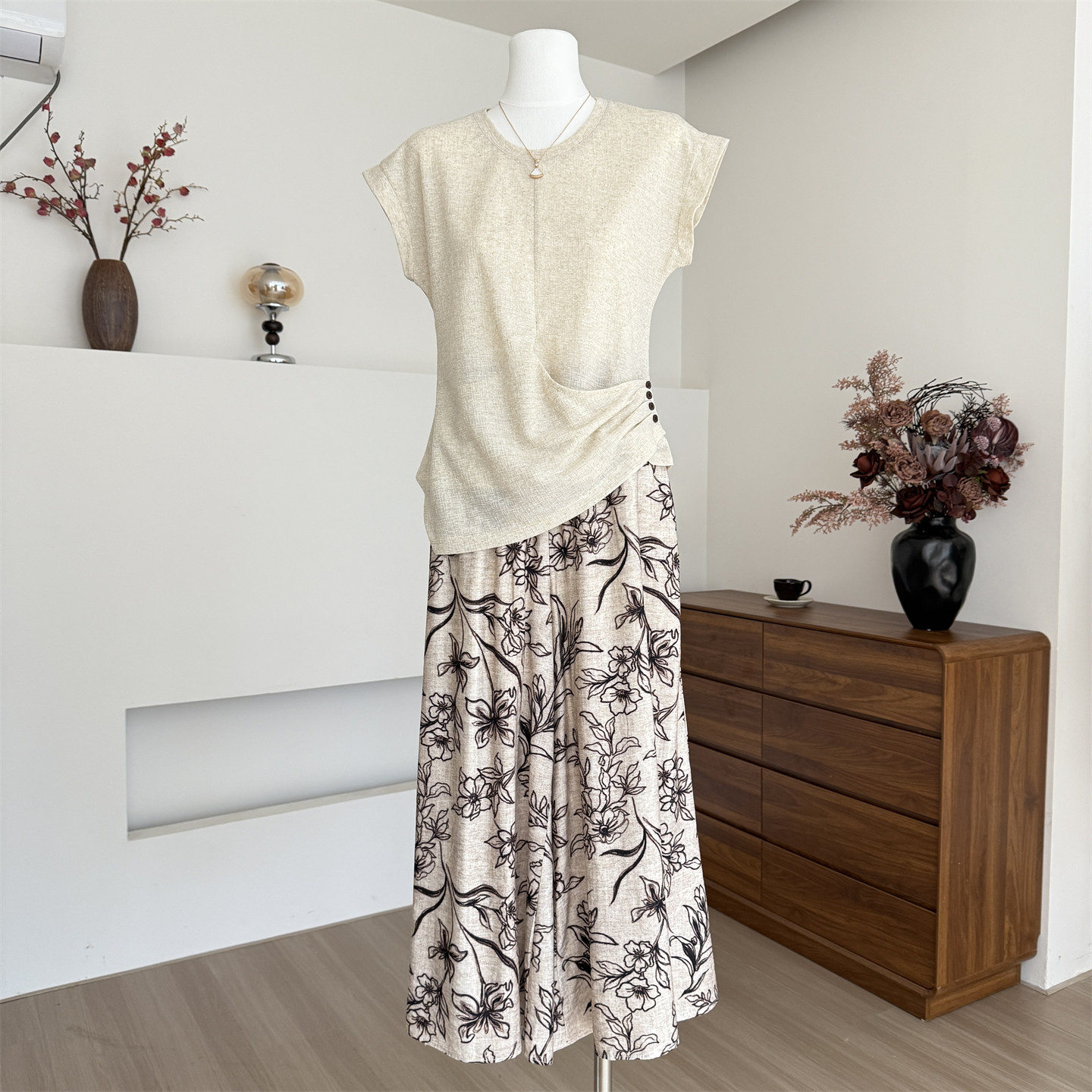 妈妈夏装半身裙套装2026新款中老年女装洋气显瘦短袖冰丝小衫上衣