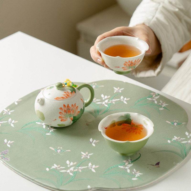 新中式莲华清露西施壶茶杯带梅花茶盘四件套户外旅行茶具陶瓷套装