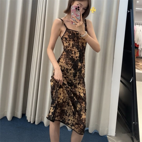 枫叶十字架满印蕾丝花边吊带裙女夏季小众收腰显瘦复古连衣裙长裙