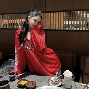 马蹄梵文印花长/短袖T恤女夏季双层网眼布V领百搭设计感休闲上衣