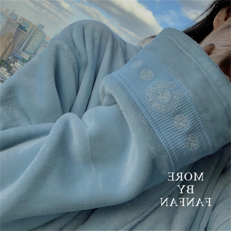 梵文马蹄刺绣毛绒绒睡袍女