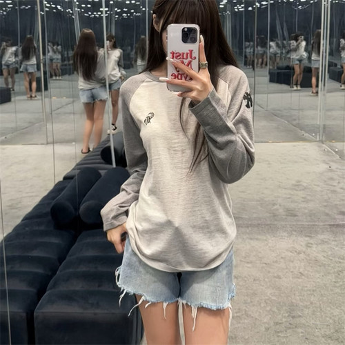 梵文刺绣十字架拼皮薄款长袖T恤女春夏小众设计感插肩袖休闲上衣