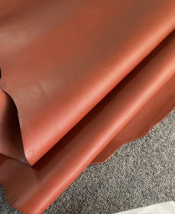 阳光皮料 进口头层红棕色树膏摔（封底） 手感挺 厚度1.8mm Z06