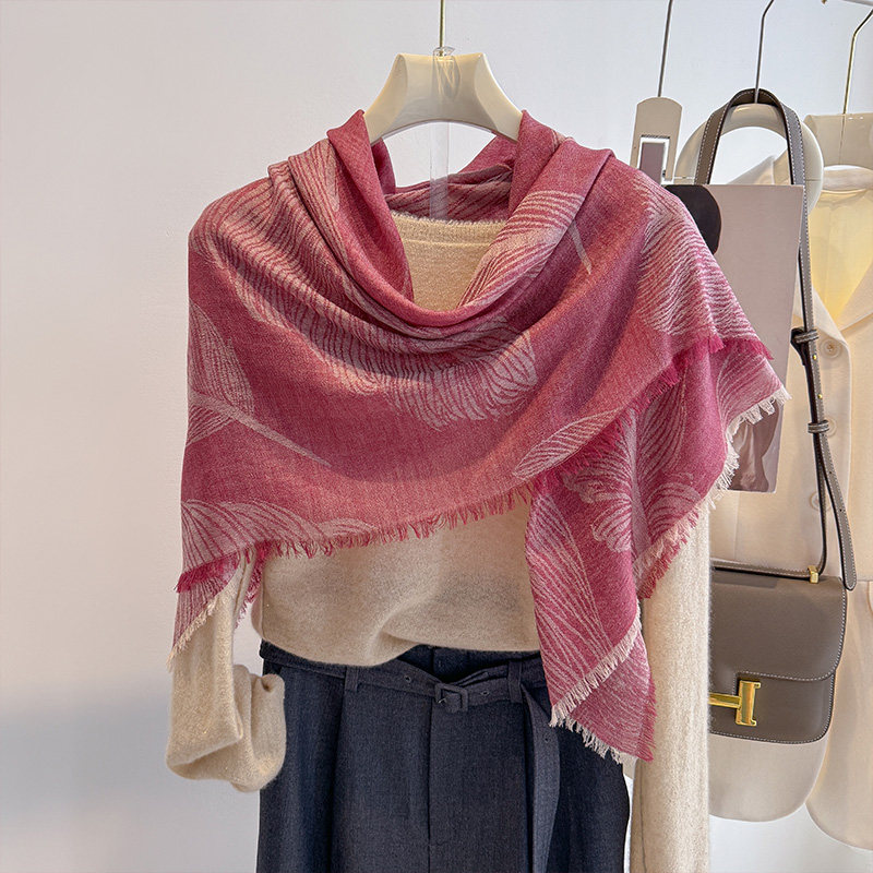 轻薄款红色羊毛三角围巾女2025新款秋冬轻奢高级感大方巾丝巾披肩,服饰配件/皮带/帽子/围巾,围巾/丝巾/披肩,淘宝优惠券,粉丝福利购,淘宝优惠卷