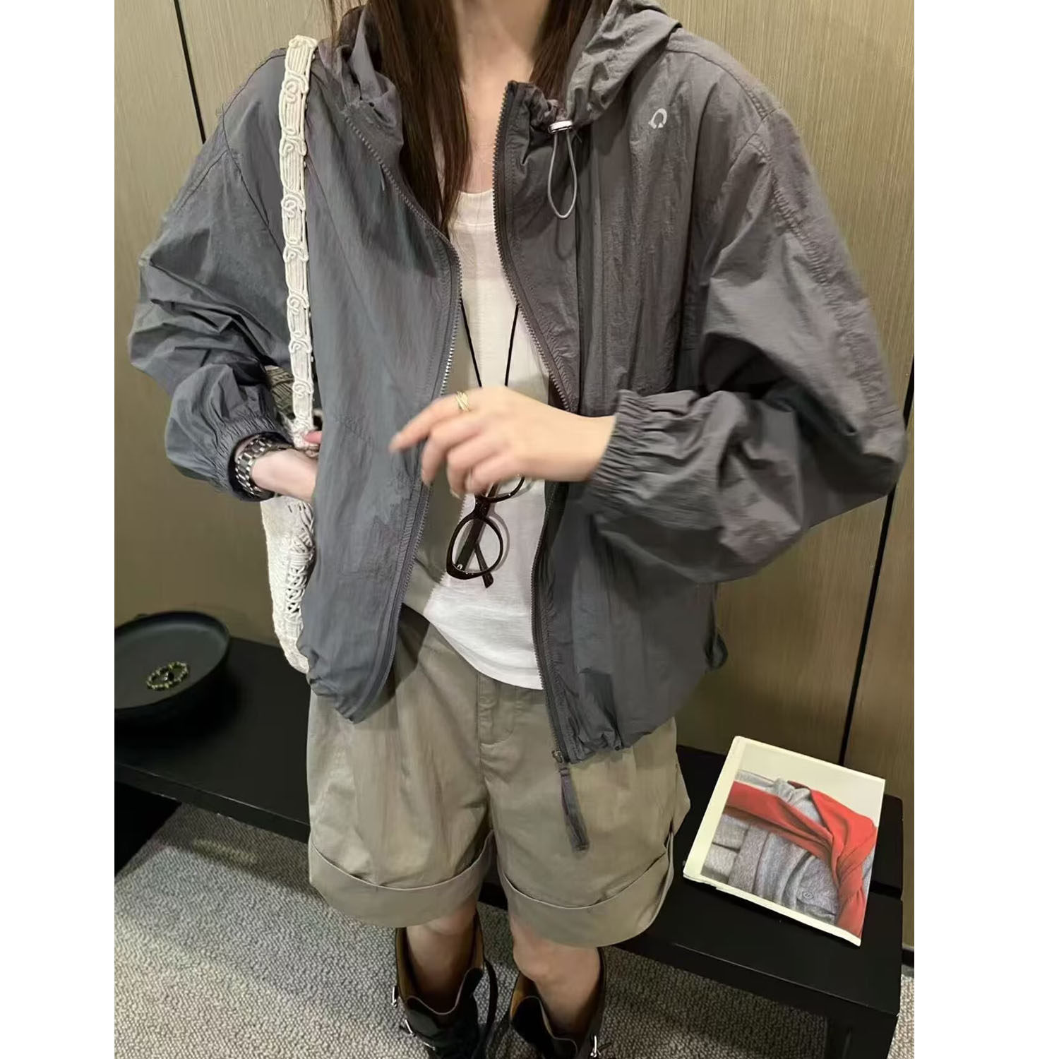 欧洲站简约版连帽薄款防晒衣女夏季宽松显瘦设计感轻便外套防晒服