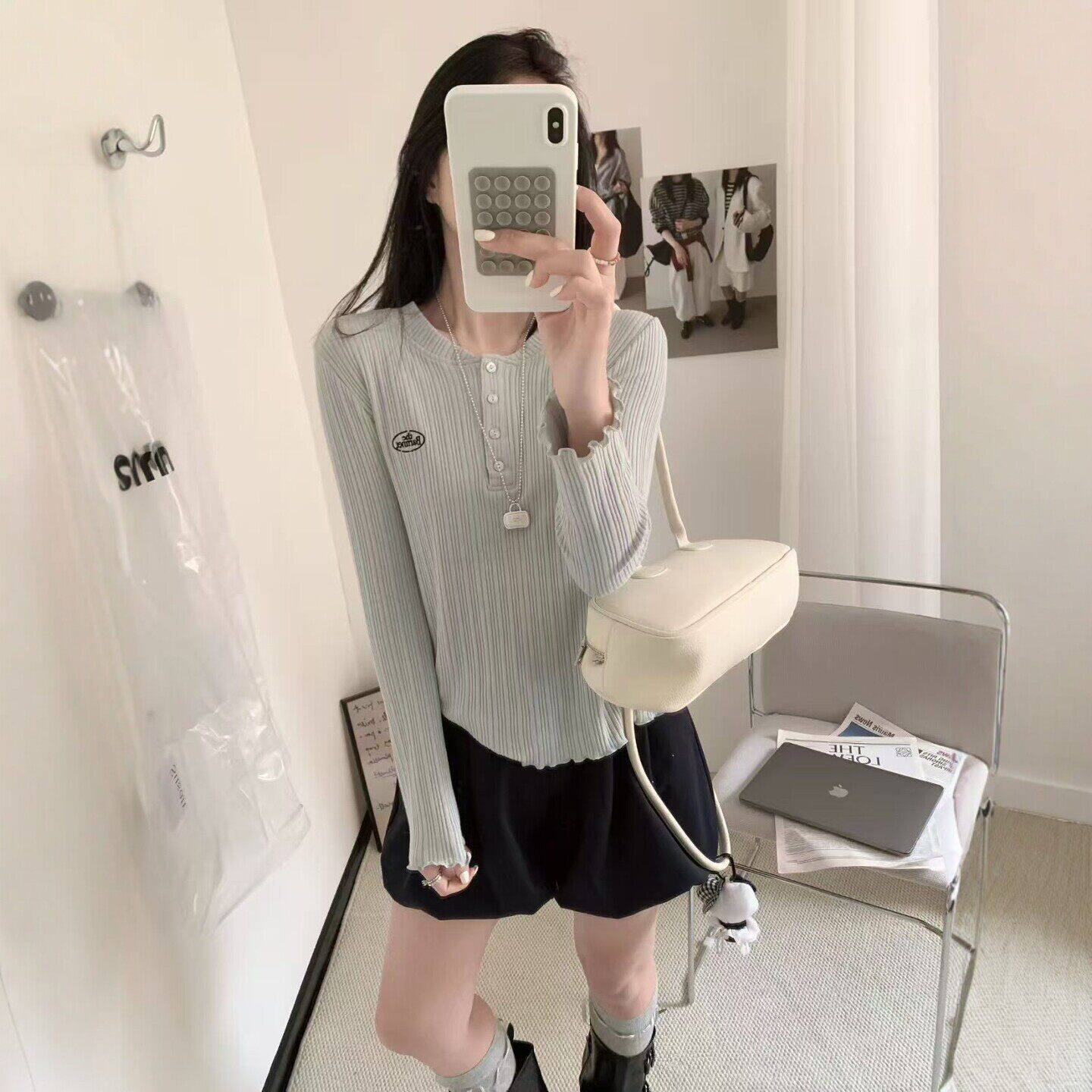 春装女士圆领独特好看的长袖t恤女2026新款小个子短款打底衫上衣