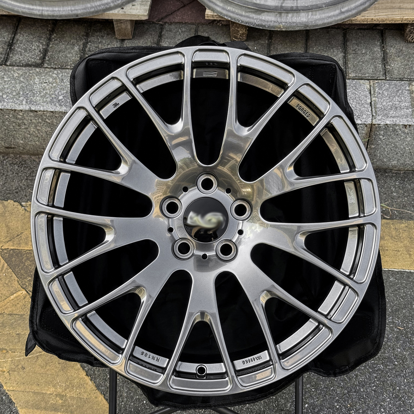 宏鑫珀然锻胚万吨锻造轮毂定制改装16/17/18/19/20/21/22寸及越野