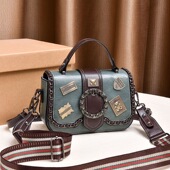 女包水桶包秋冬拼色女包2025新款 包包挂件高级感斜挎包