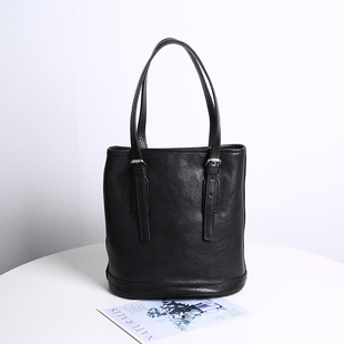 新款 头层牛皮水桶包真皮女包复古单肩手提大容量高级感通勤托特包