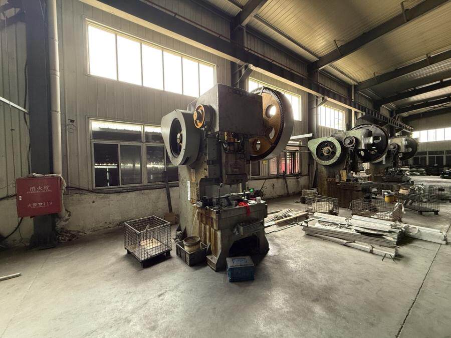 1月5日天津某公司名下所有的机械设备五台压力机（详见评估报告机器设备评估明细表）网络拍卖公告