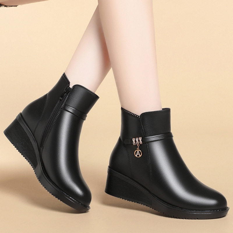 2025新款中跟软皮女靴防滑坡跟加绒羊毛里妈妈皮靴女棉鞋短筒靴子,运动鞋new,运动休闲鞋,淘宝优惠券,粉丝福利购,淘宝优惠卷