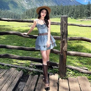 新疆西北草原川西旅游穿搭西部牛仔甜辣风吊带裙子废土风连衣裙
