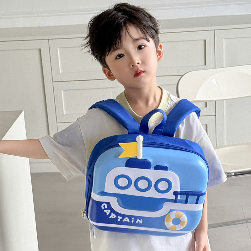 蛋壳儿童汽车书包可爱轻便男童宝宝2岁3背包小女童轻便护脊双肩包