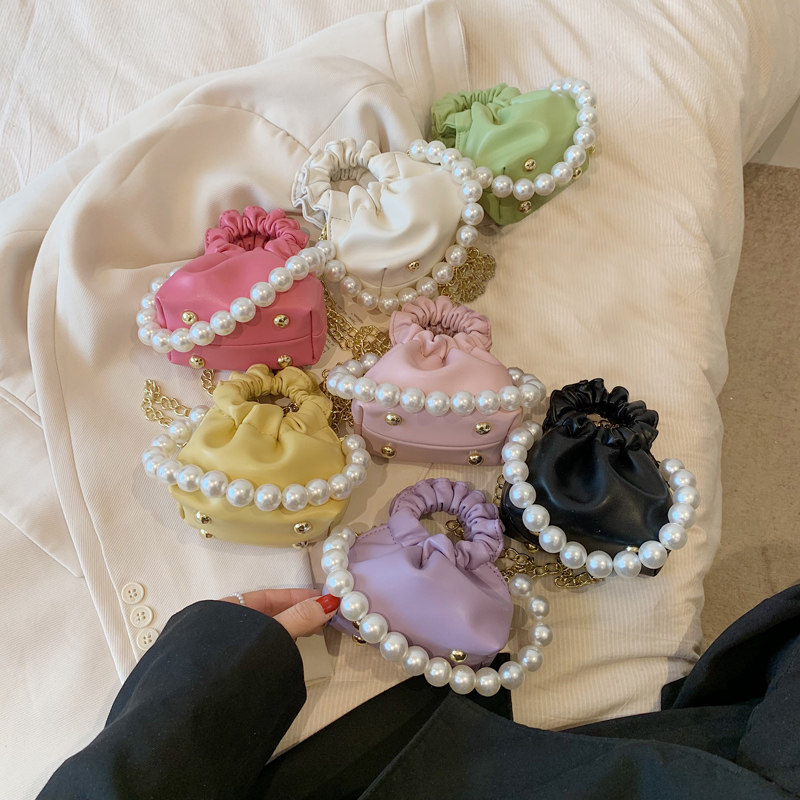 儿童包包韩版新款小女孩网红爆款斜挎包公主洋气外出珍珠链条背包