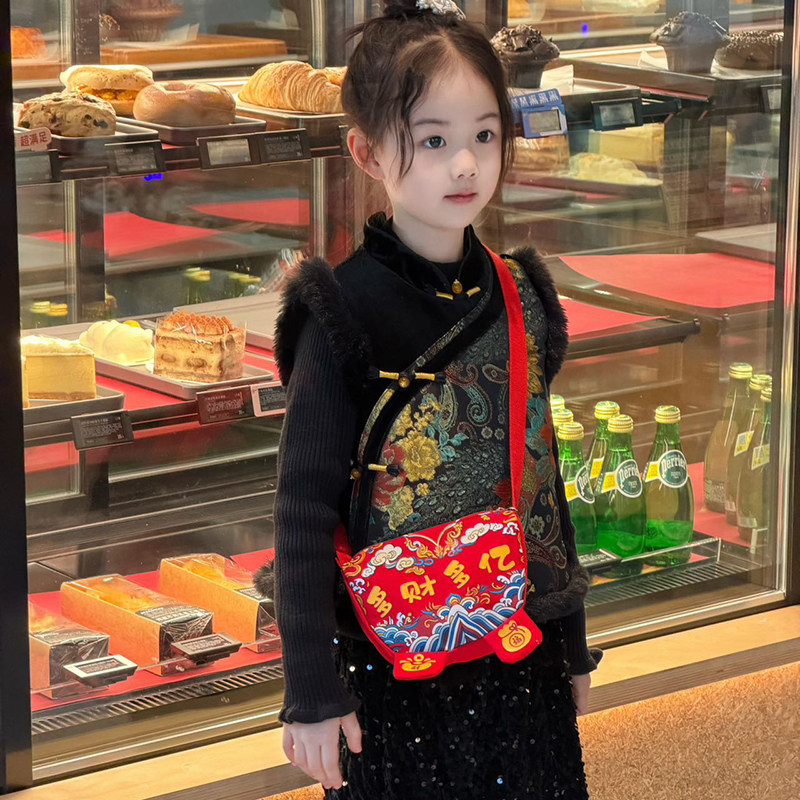 儿童新年红色包包可爱男童宝宝拜年红包小女孩压岁钱包福袋斜挎包
