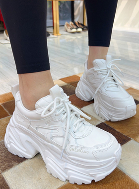 炸街真皮百搭增高老爹鞋女潮酷2025春季新款厚底松糕底白色休闲鞋