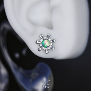 冰晶雪花极光欧泊耳钉16/18g内螺纹f136植入级钛合金高抛光小众亚