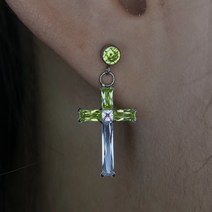 冰晶十字架吊坠耳钉 高抛光钛合金小众18/16g内螺纹 防过敏亚文化