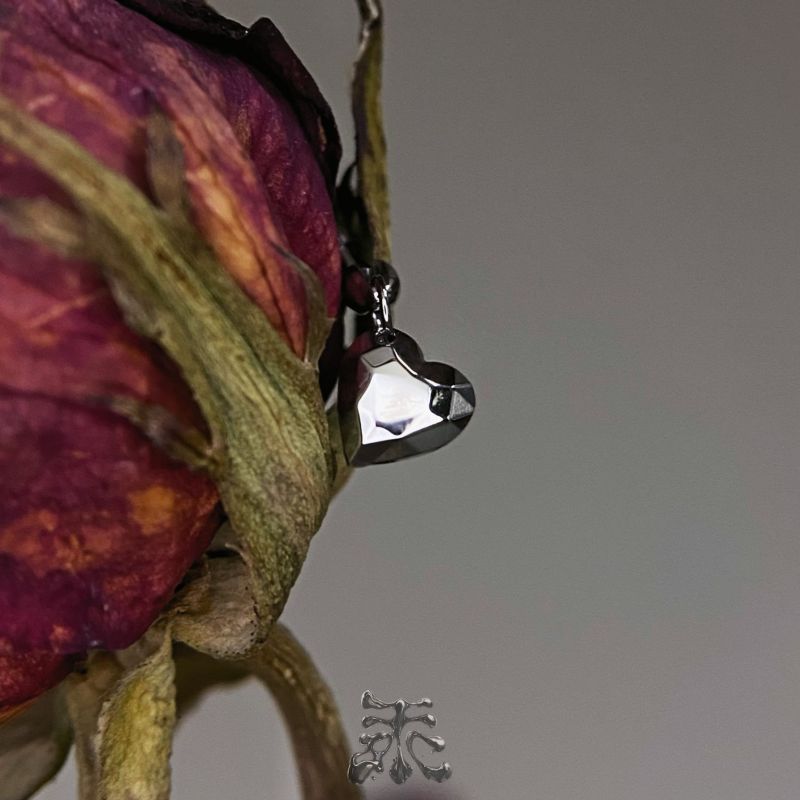 几何切割爱心吊坠耳钉高抛光钛合金18/16g内螺纹防过敏耳轮rook钉