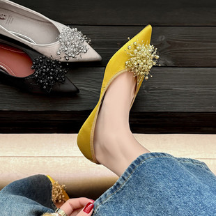 气质女人味珍珠尖头猫跟鞋 女法式 黄色 2cm小细跟浅口单鞋 丝绸布面
