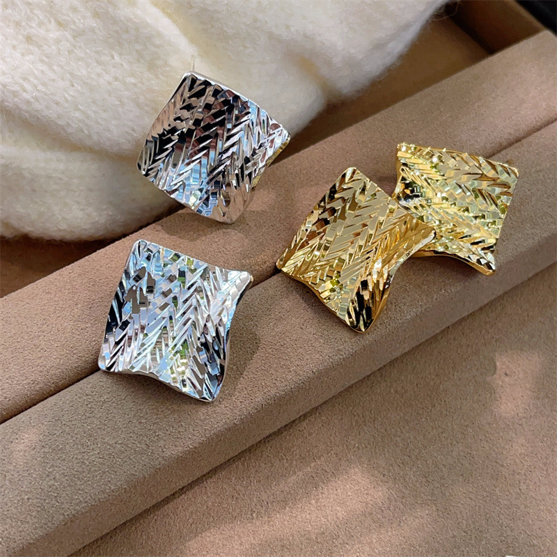 金属质感菱形格编织纹耳环几何气质耳钉女时尚潮流简约耳饰