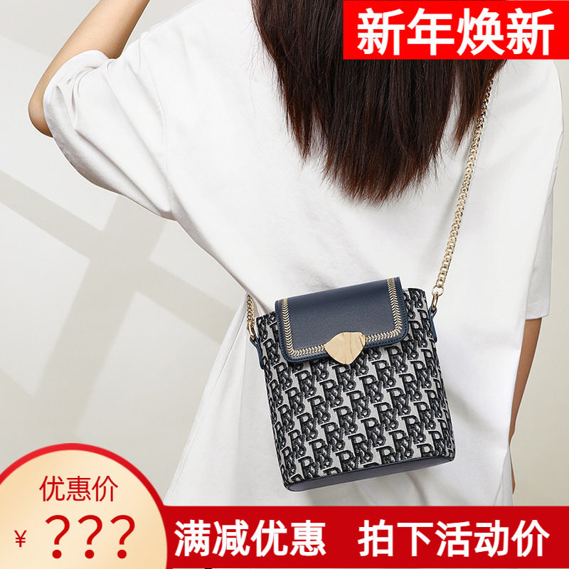 Viney包包女2026新款女包斜挎包帆布手机水桶包链条百搭迷你小包