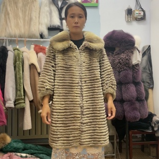 2026新款獭兔毛横排大翻领皮草外套女中长款
