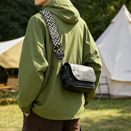 撞色宽肩带小众翻盖单肩包男女潮