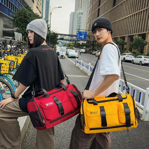 短途旅行双肩背大容量背包