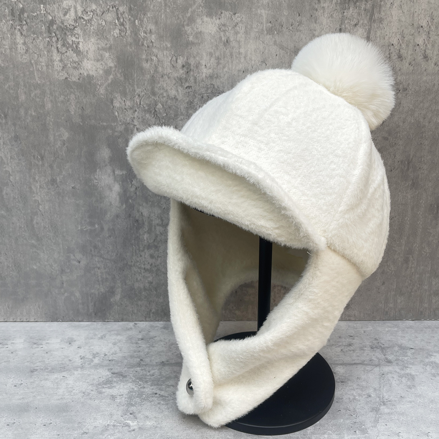 韩系氛围感毛绒雷锋帽女士冬季加厚保暖护耳帽毛球防寒帽子显脸小