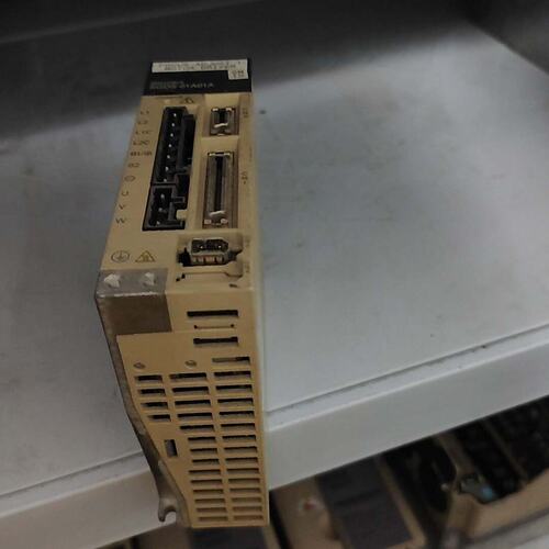 议价伺服驱动器SGDS-01A01ASGDS01A01ASGDS01A01Asgds-01a01a