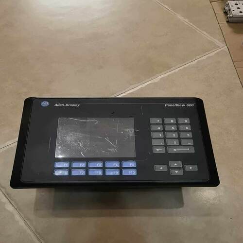议价TM218LDA40DRN，拆机功能包好，无破损，有两个缺透