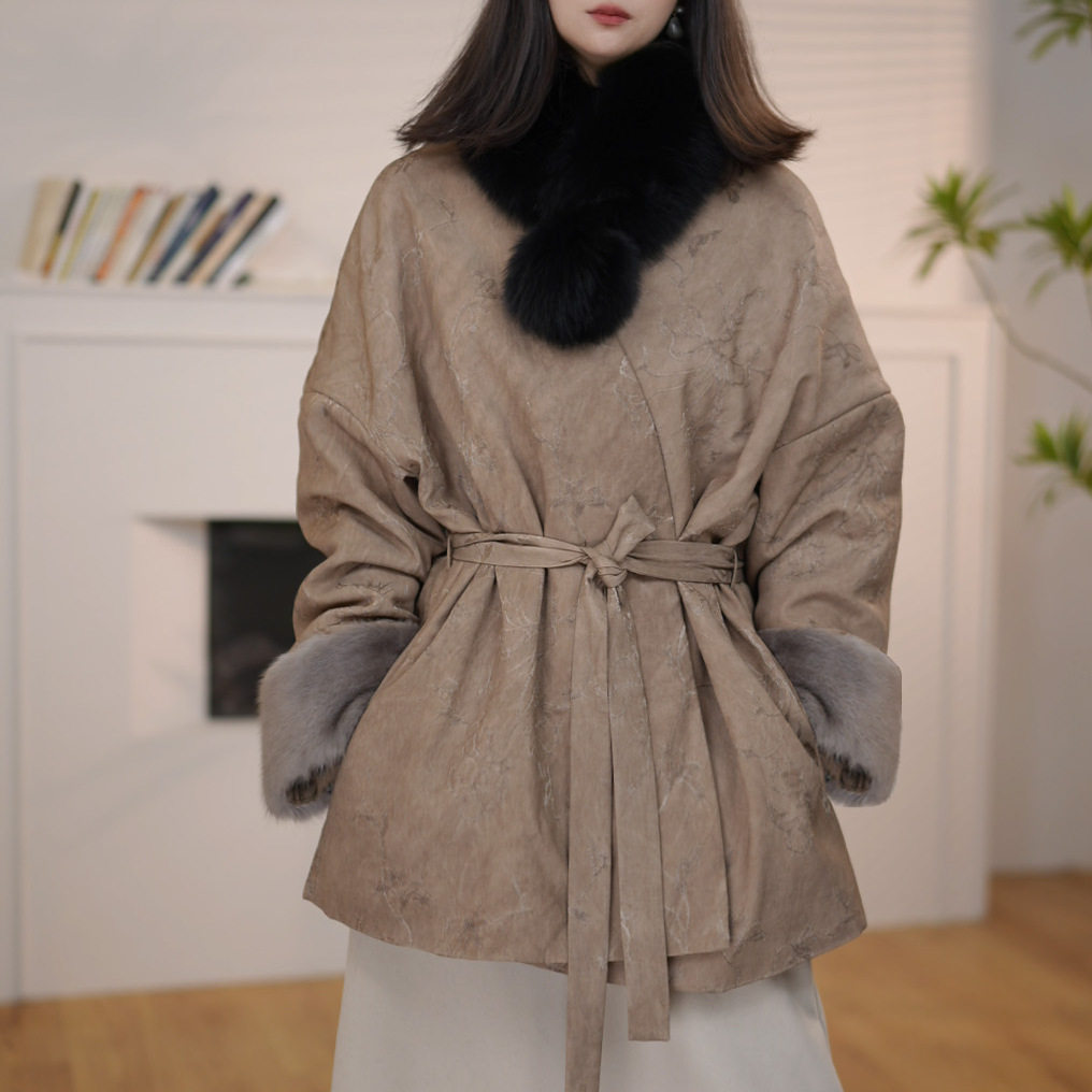 2025海宁新中式人丝提花中长款宽松收腰女装进口貂袖口桑蚕丝填充,女装/女士精品,真丝上装,淘宝优惠券,粉丝福利购,淘宝优惠卷