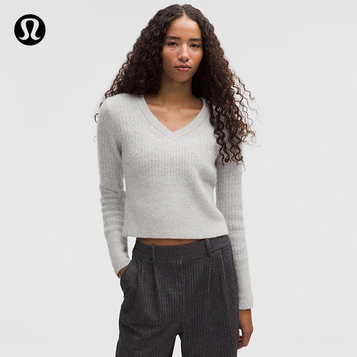 Alpaca-Blend 女士羊驼毛混纺绞花 V 领毛衣丨lululemon丨LW3JVBS