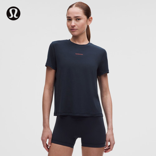 Jersey 女士训练经典剪裁短袖T恤 *文字徽标丨lululemon丨LW3KMGS