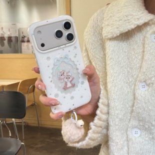 一家不会撞壳的店可爱秋冬雪白小松鼠手机壳适用苹果16pro铃铛百搭17air防摔iPhone15pm13PM毛球14max保护套