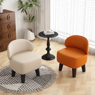 小凳子轻奢高级感皮墩凳子家用客厅茶几凳久坐不累换鞋凳实木靠背