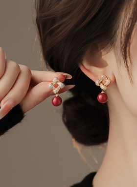MEILAIFUREN高端定制红色珍珠同心结耳环巨好看适合冬天的耳钉