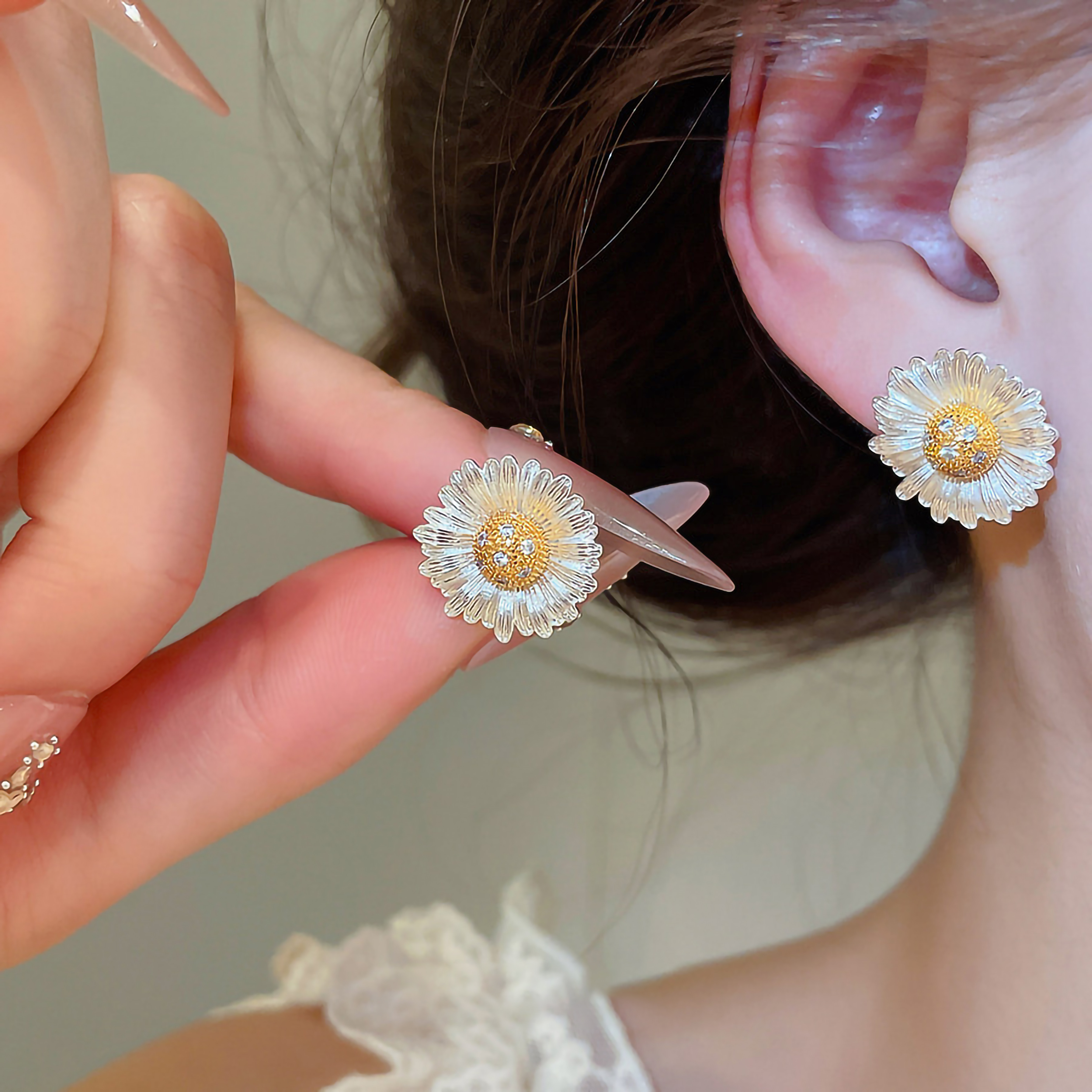 轻奢复古欧美风金色雏菊耳钉