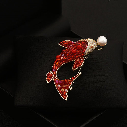 中国红新年幸运锦鲤胸针