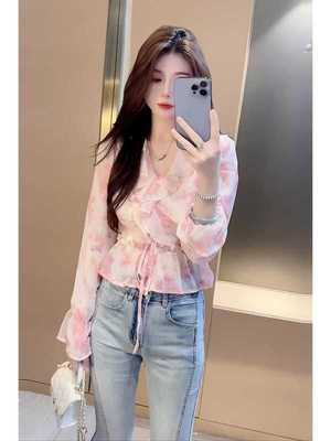 法式性感V领喇叭袖碎花雪纺衫